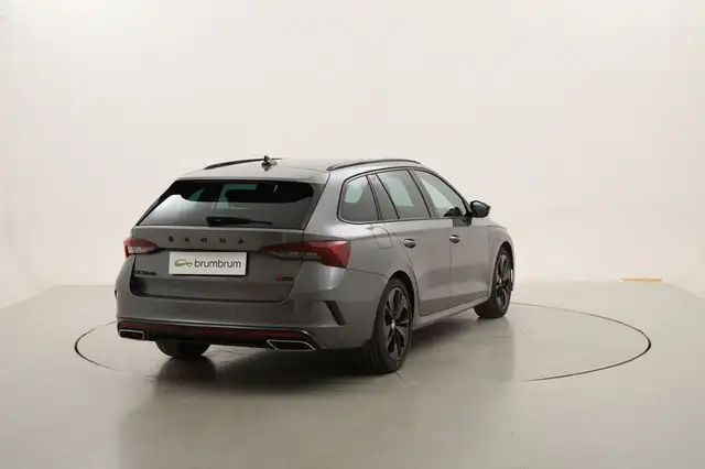 Skoda Octavia view 5