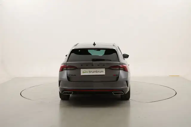 Skoda Octavia view 4