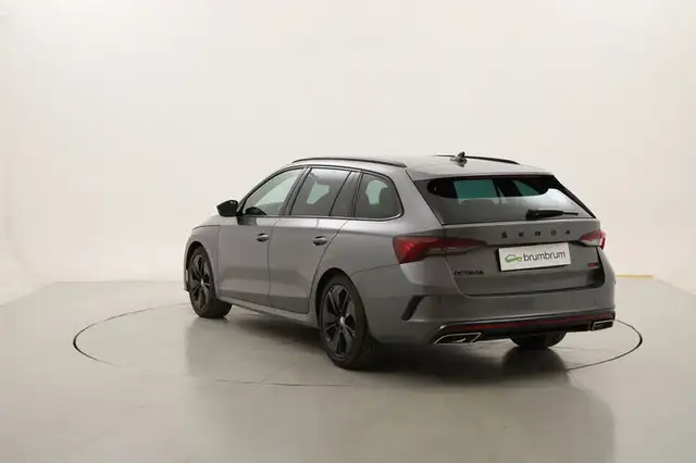 Skoda Octavia view 3