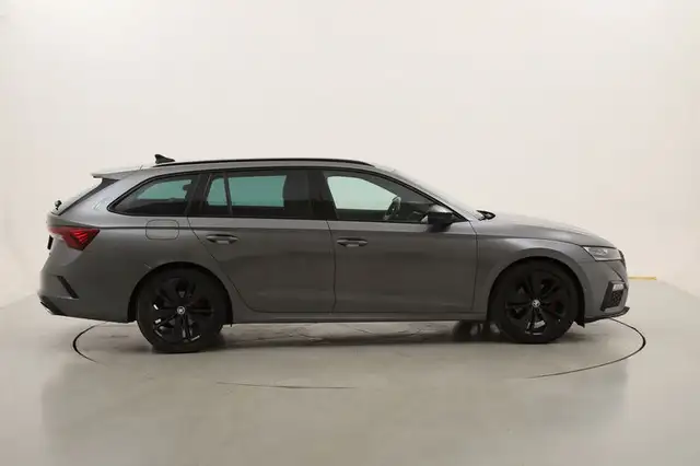 Skoda Octavia view 6
