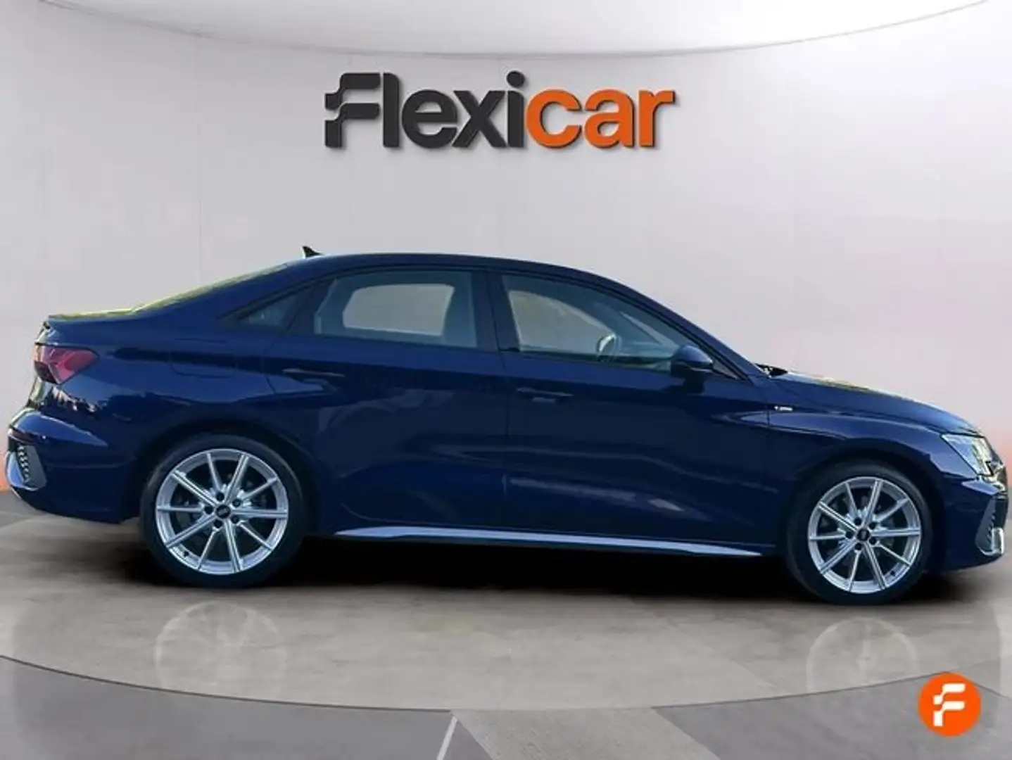 Audi A3 Sedán 35 TFSI Bleu - 2