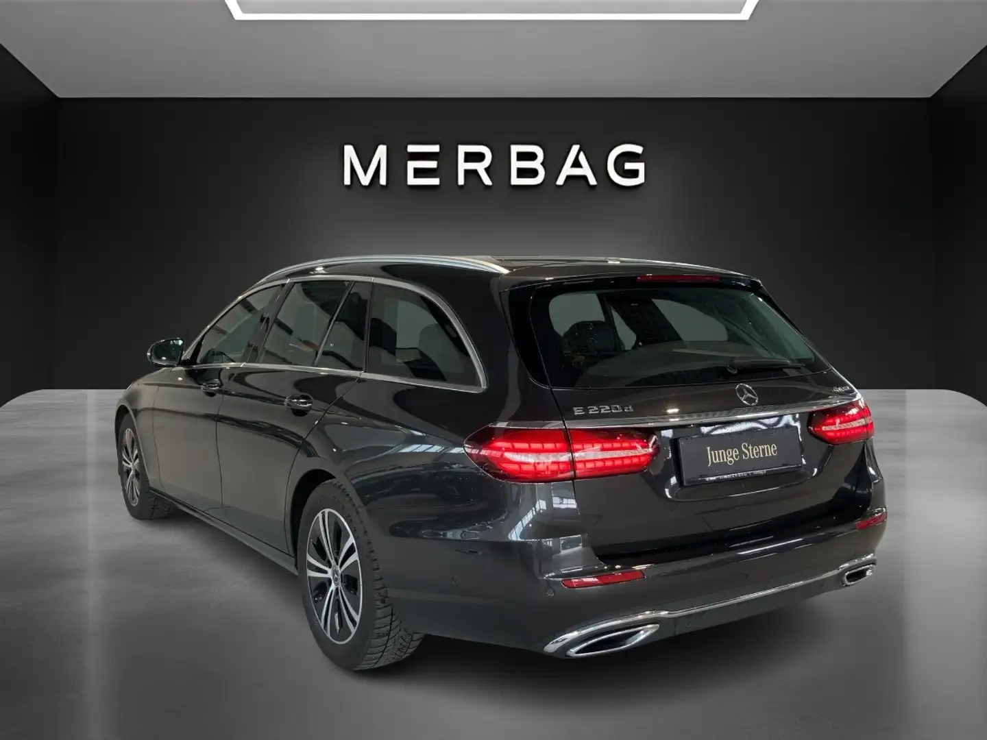 Mercedes-Benz E 220 d 4MATIC  T-Modell ÖE, Avantgarde Line Grau - 2