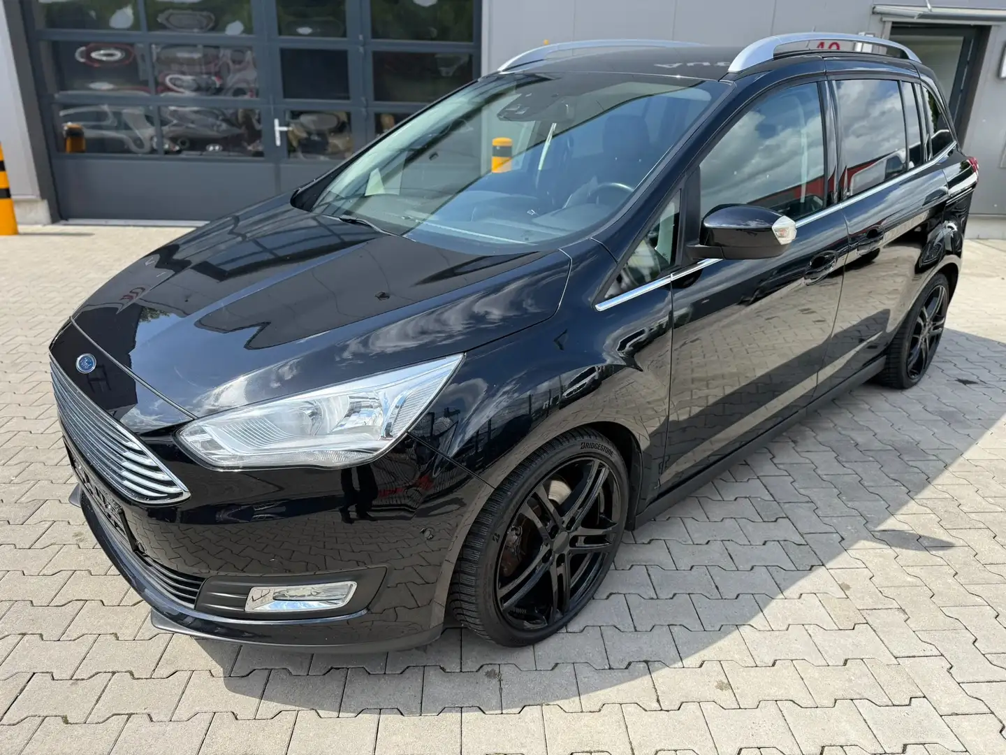 Ford Grand C-Max Titanium Fekete - 2