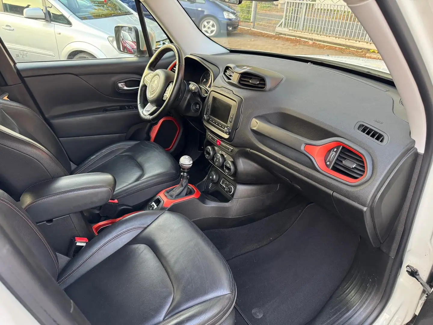 Jeep Renegade Limited 4x4 VollLeder Navi PDC AHK SH Tüv Weiß - 2