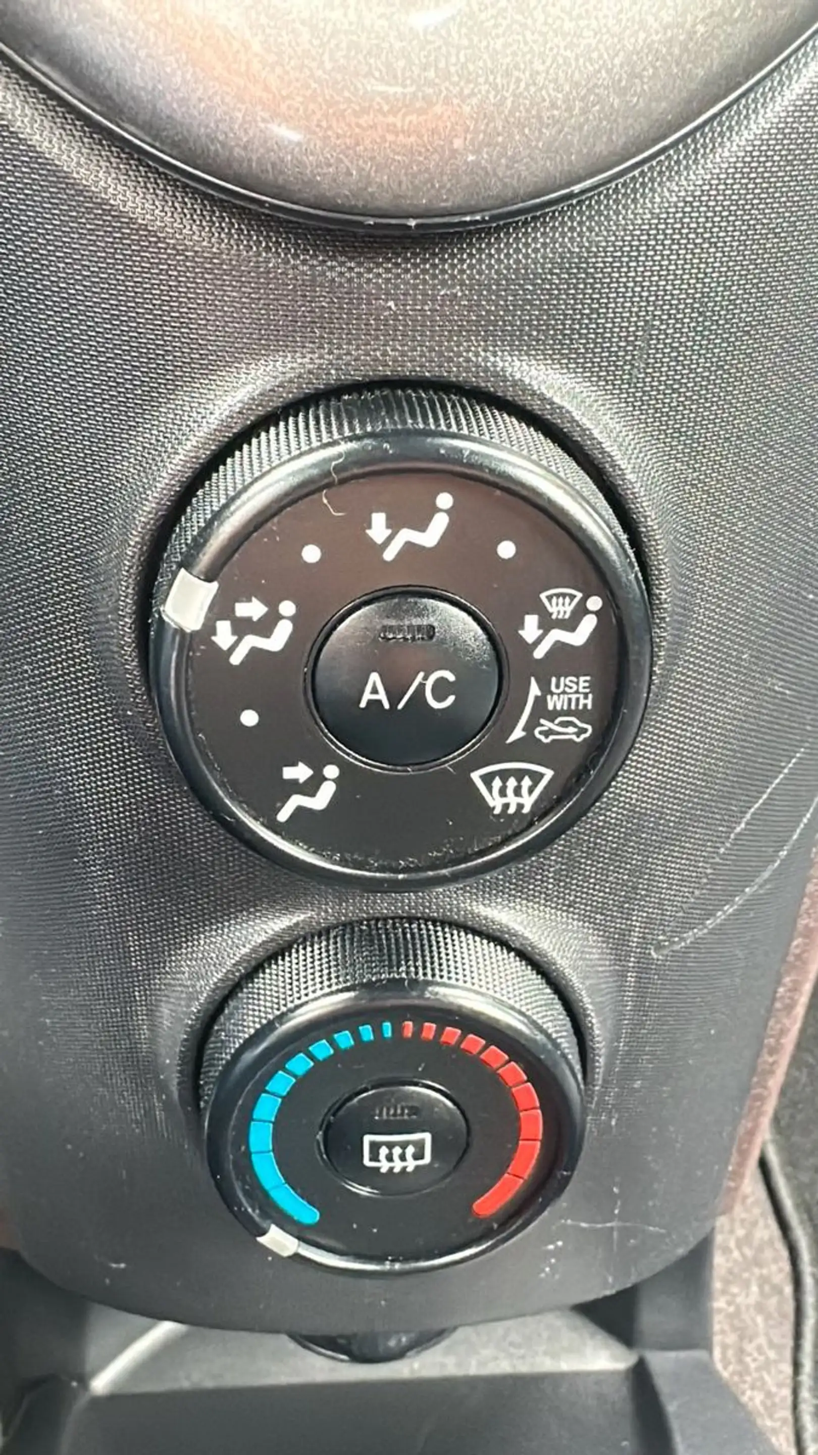 Toyota iQ iQ Basis — photo 14