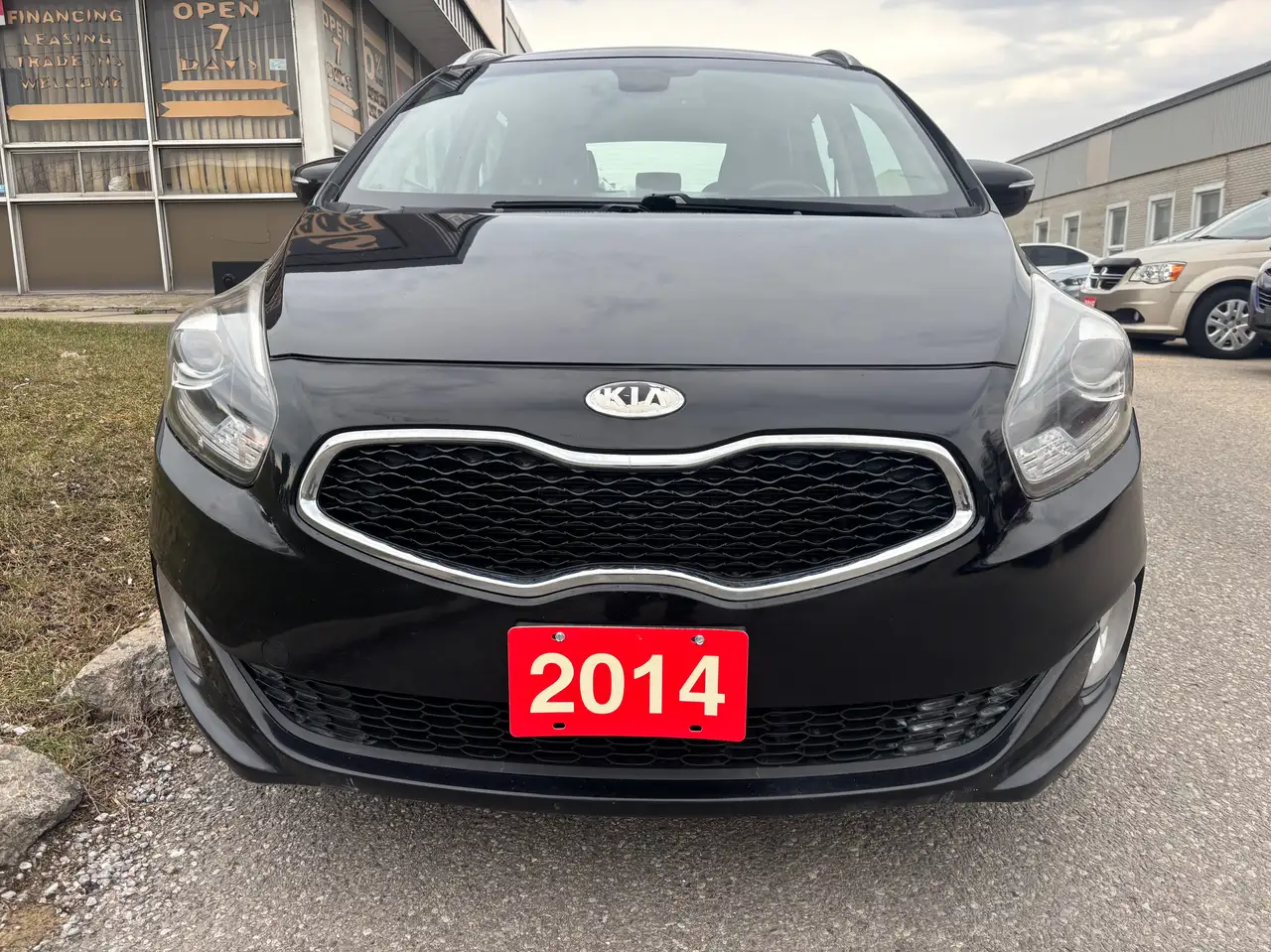Kia Rondo снимка Kia Rondo