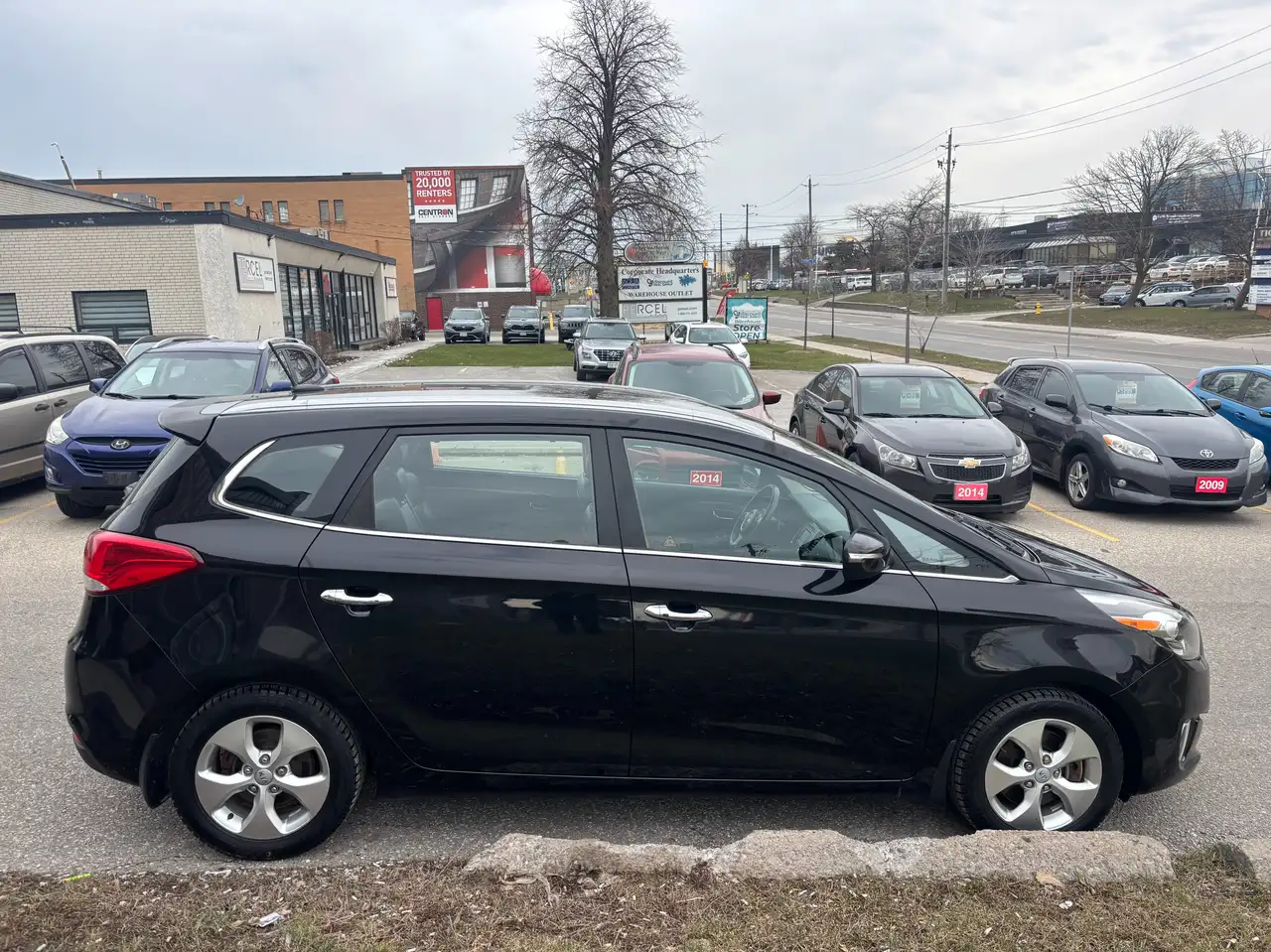 Kia Rondo снимка Kia Rondo