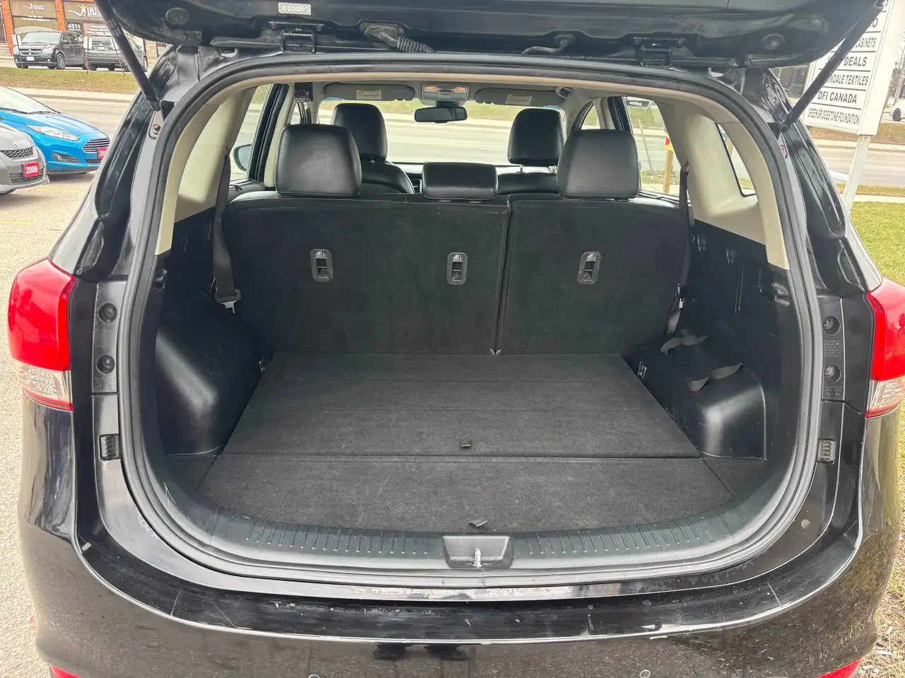 Kia Rondo снимка Kia Rondo