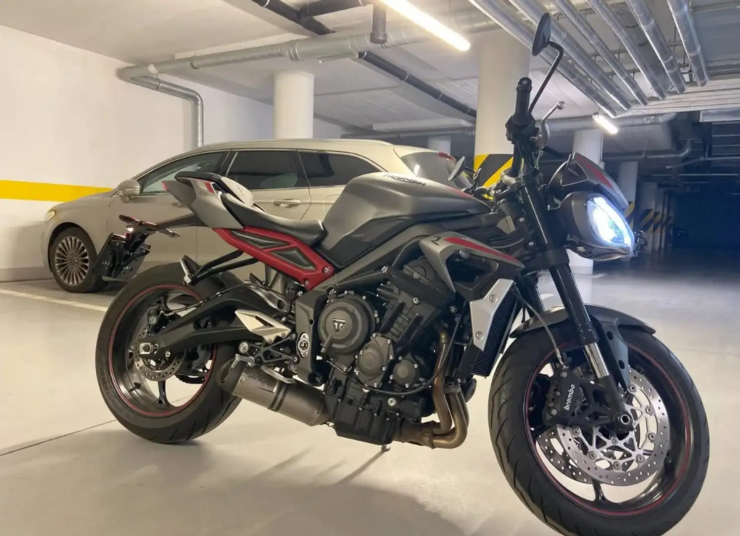 Triumph Street Triple 765 R Silber - 1