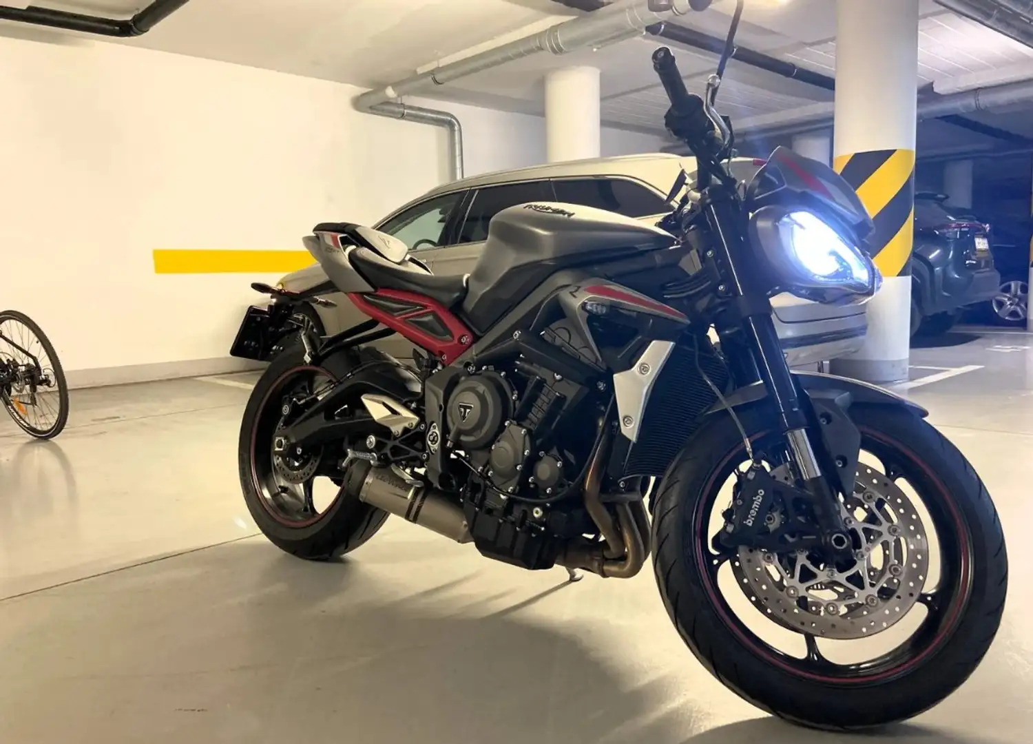 Triumph Street Triple 765 R Silber - 2