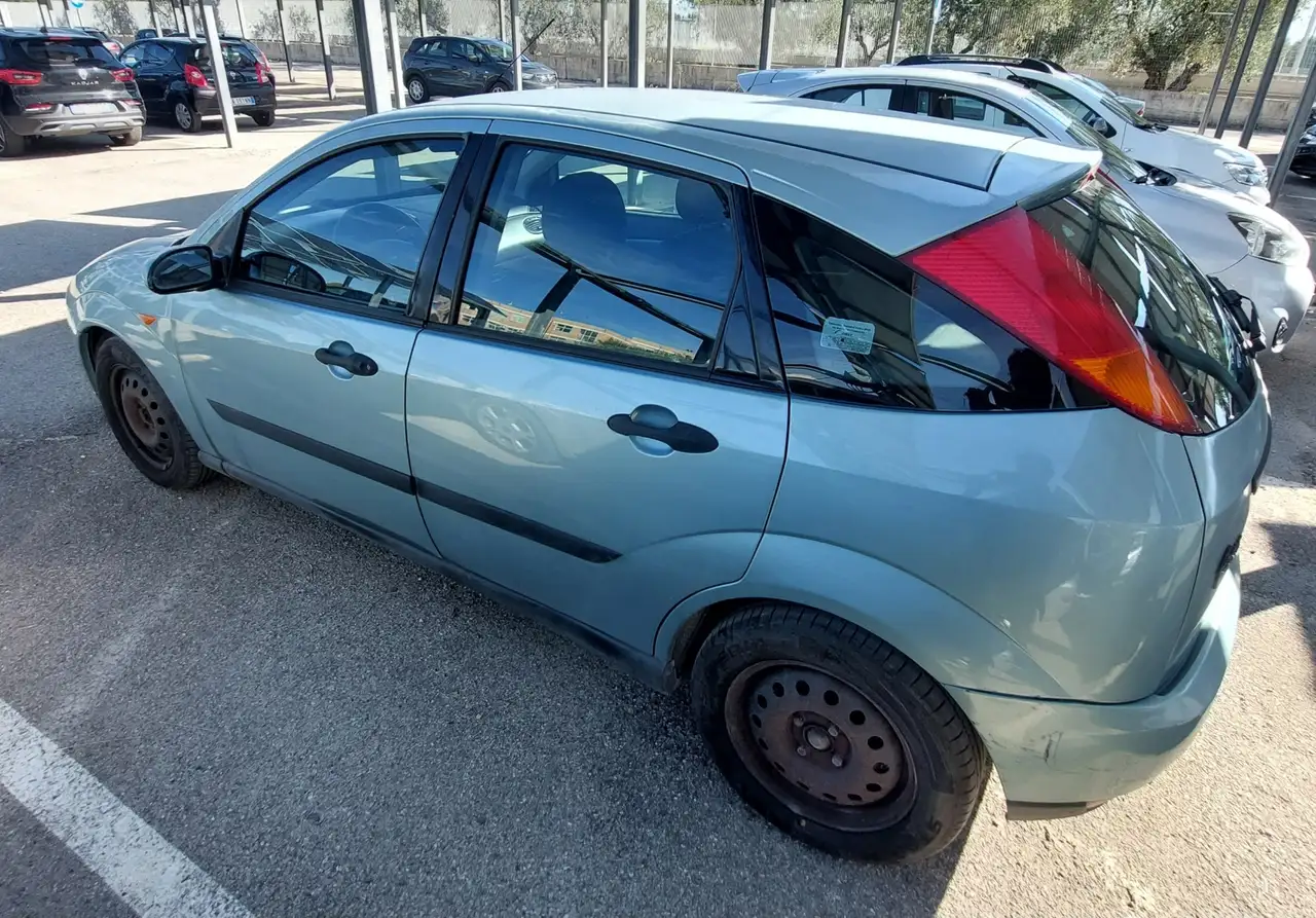 Ford Focus 5p 1.6i 16v Ambiente, foto 2