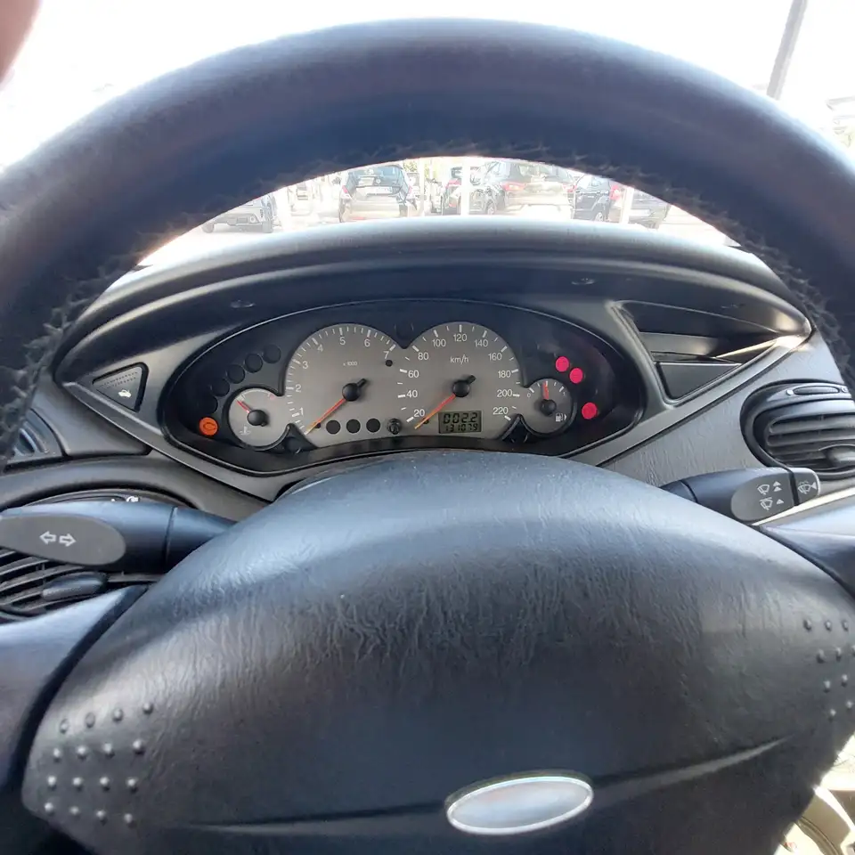 Ford Focus 5p 1.6i 16v Ambiente, foto 6