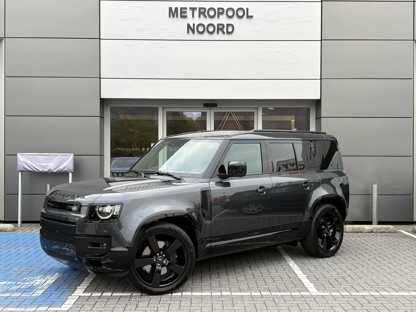 Land Rover Defender // 110 P425 V8 AWD Auto. Gris - 1