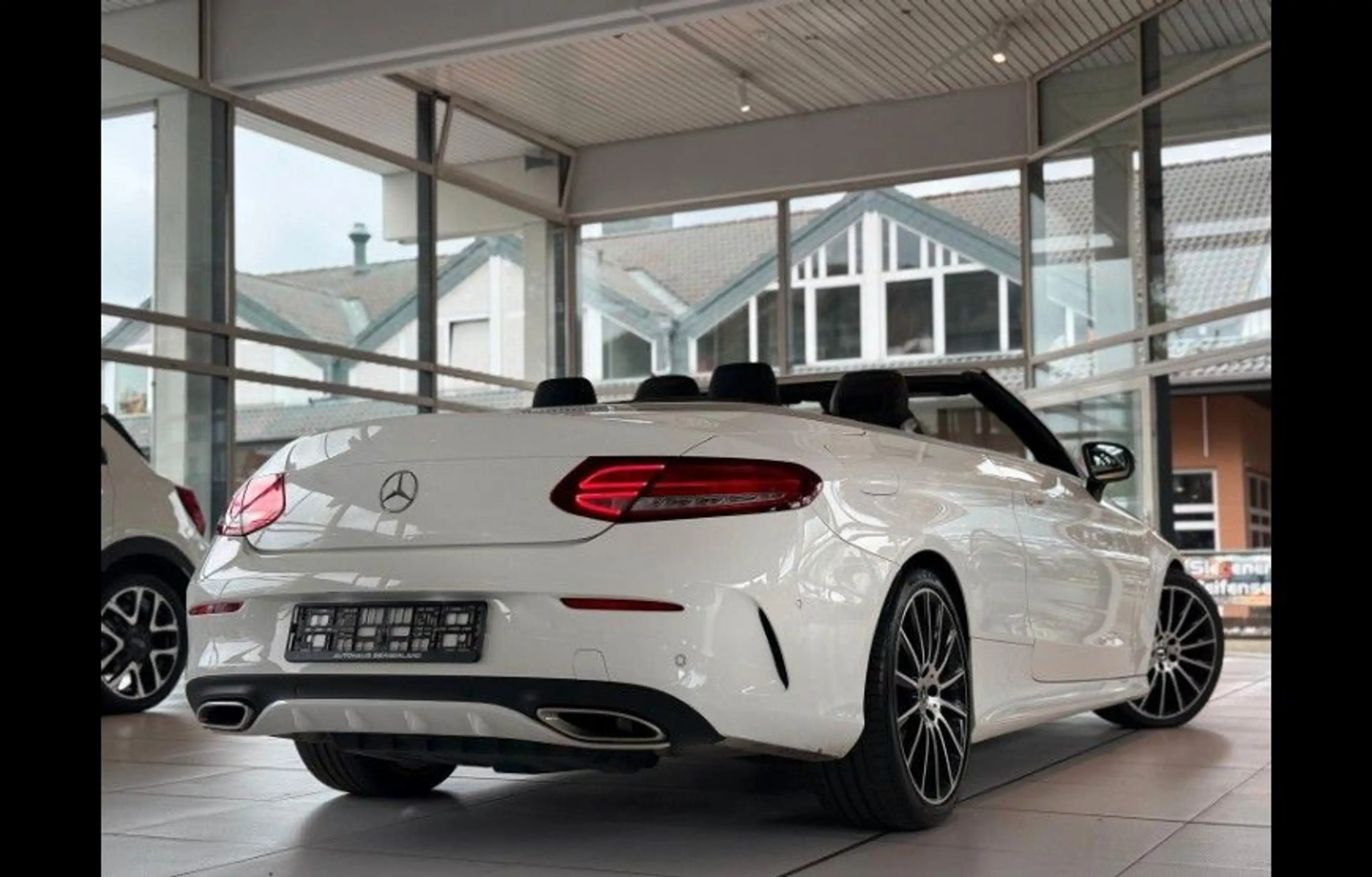 Mercedes-Benz C 200 Cabrio/ AMG-LINE/ 19-Zoll/Leder//Airmatic — photo 5