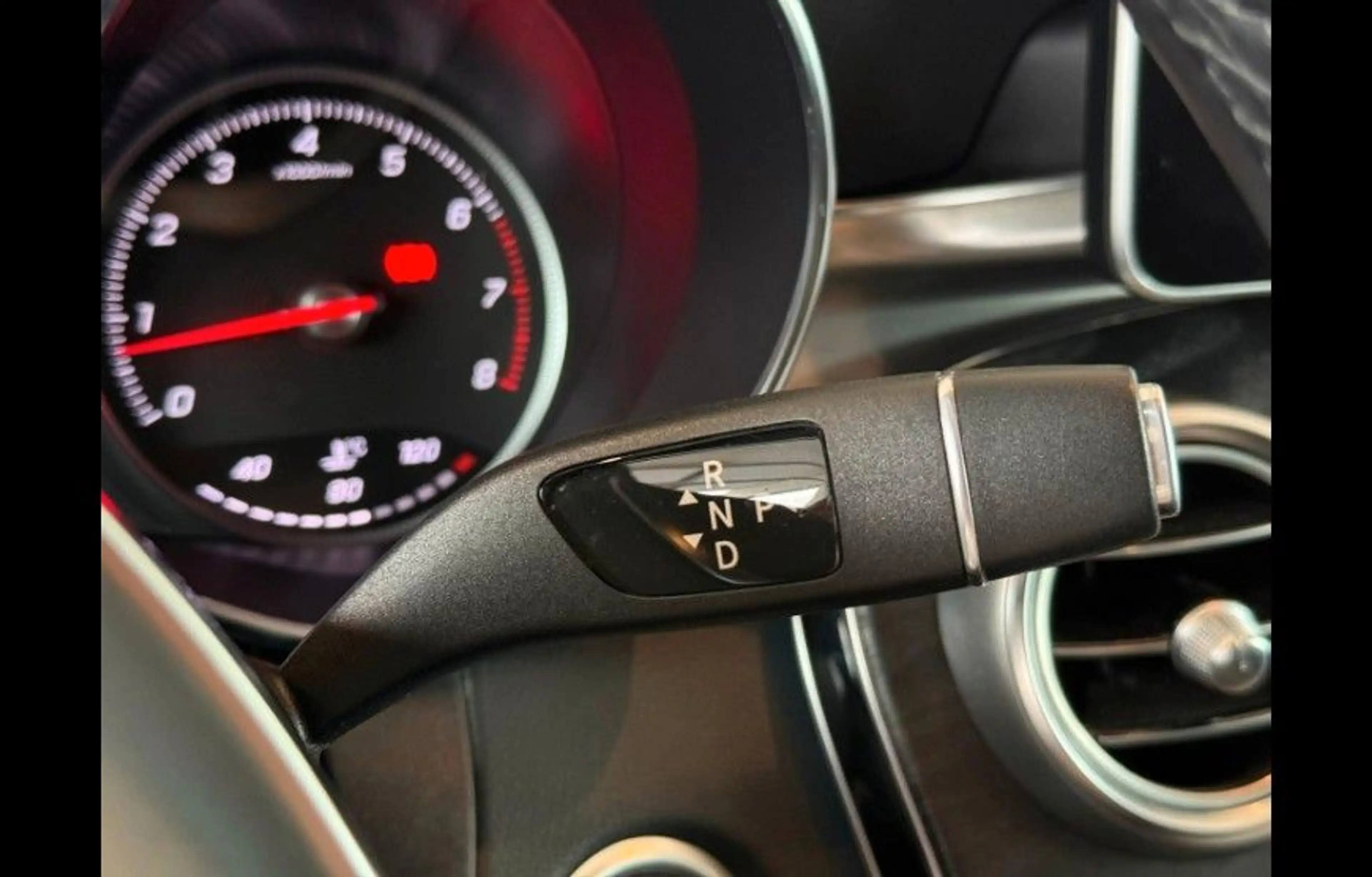 Mercedes-Benz C 200 Cabrio/ AMG-LINE/ 19-Zoll/Leder//Airmatic — photo 15