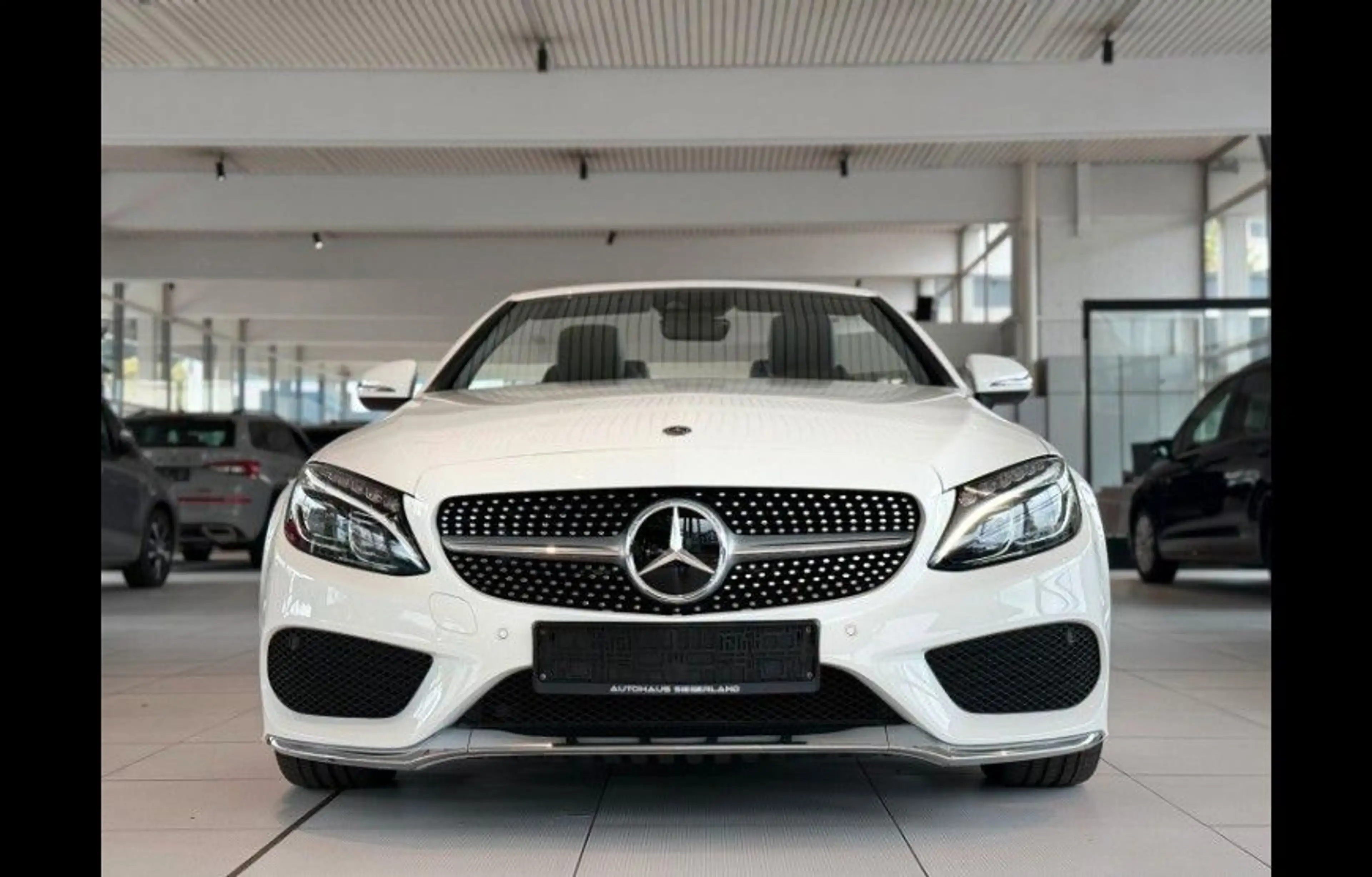 Mercedes-Benz C 200 Cabrio/ AMG-LINE/ 19-Zoll/Leder//Airmatic — photo 4