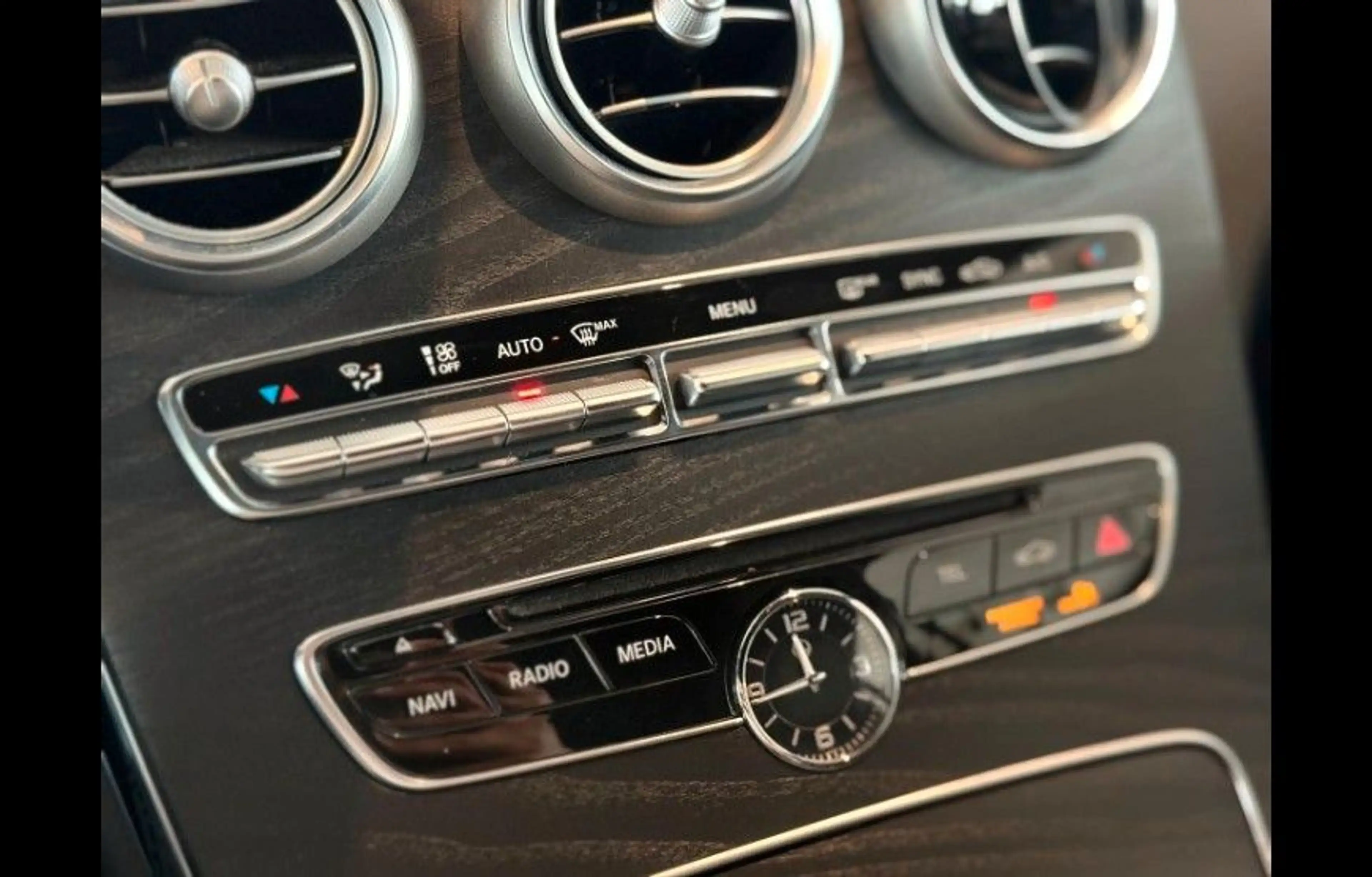 Mercedes-Benz C 200 Cabrio/ AMG-LINE/ 19-Zoll/Leder//Airmatic — photo 14