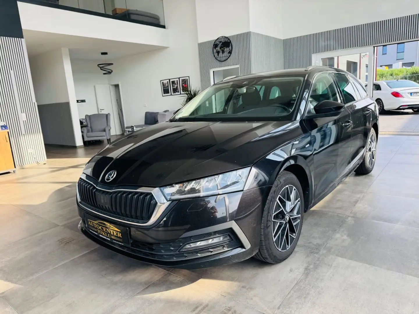 Skoda Octavia Combi Clever 2.0 TDI Automatik Noir - 1
