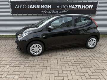 1.0 VVT-i x-play Als Nieuw | Camera | Airco | Blue
