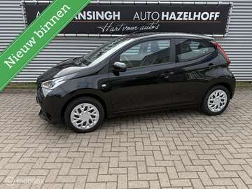 1.0 VVT-i x-play Als Nieuw | Camera | Airco | Blue