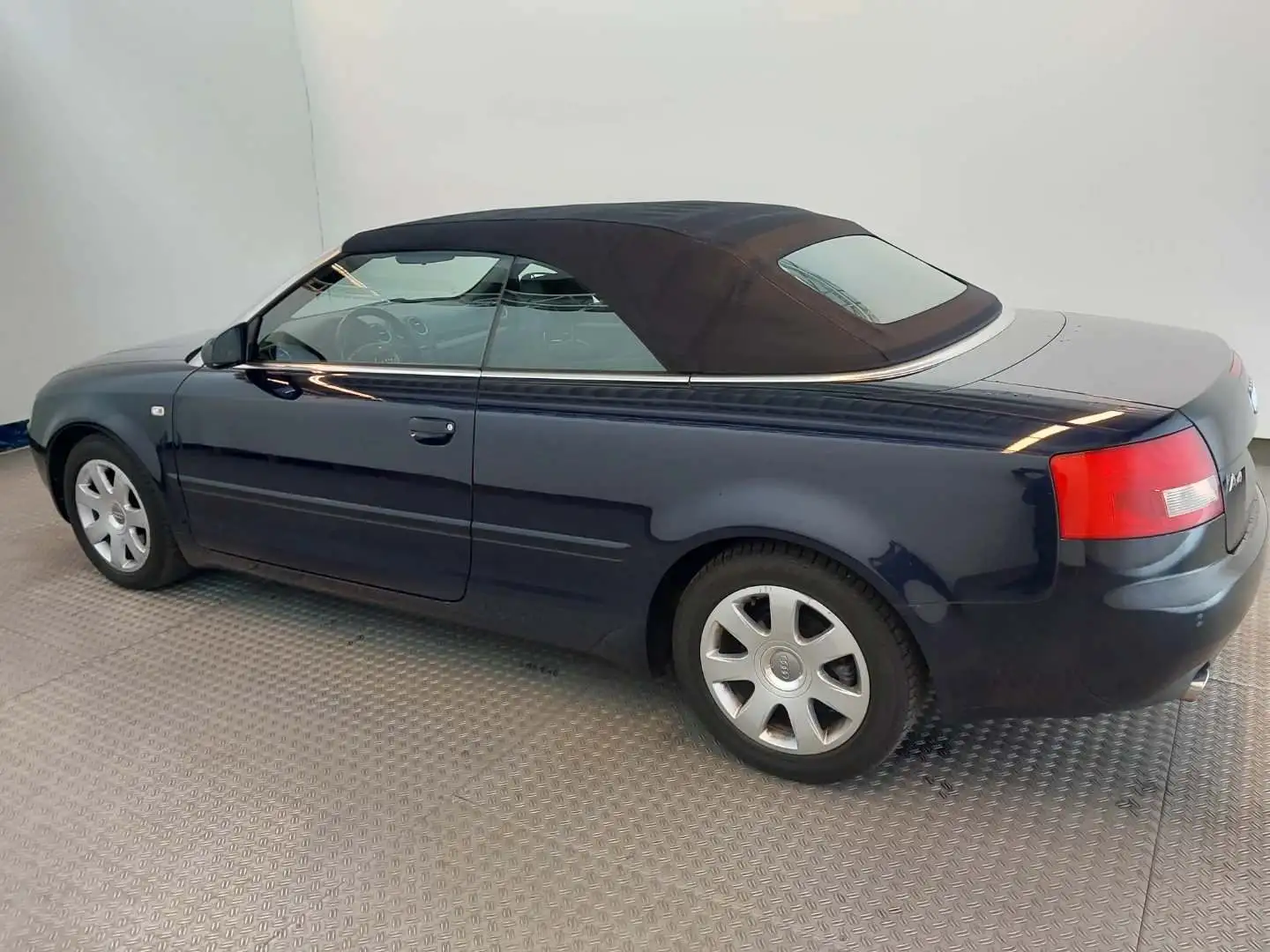 Audi A4 Cabriolet 2.4 Blau - 1