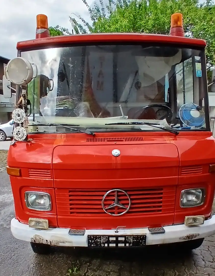 Mercedes-Benz Roşu - 2