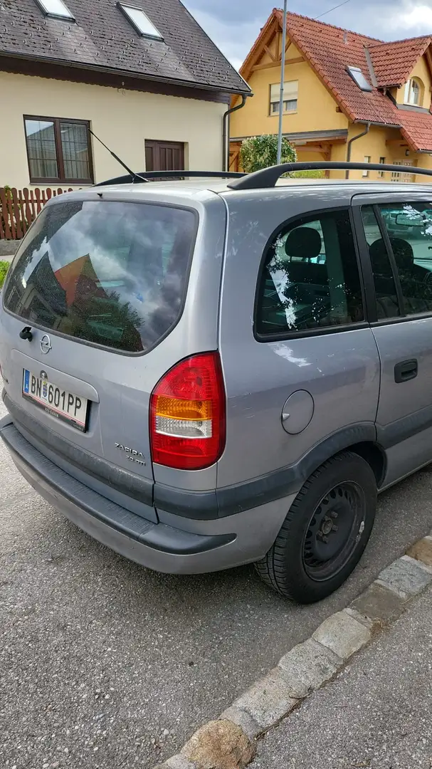 Opel Zafira 2.0 DTI Silber - 2