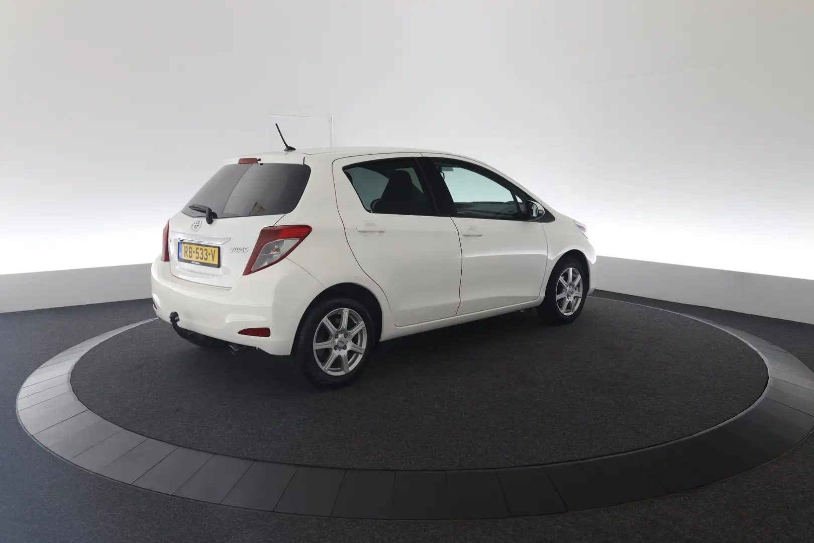 Toyota Yaris 1.3 VVT-i Aspiration Wit - 2