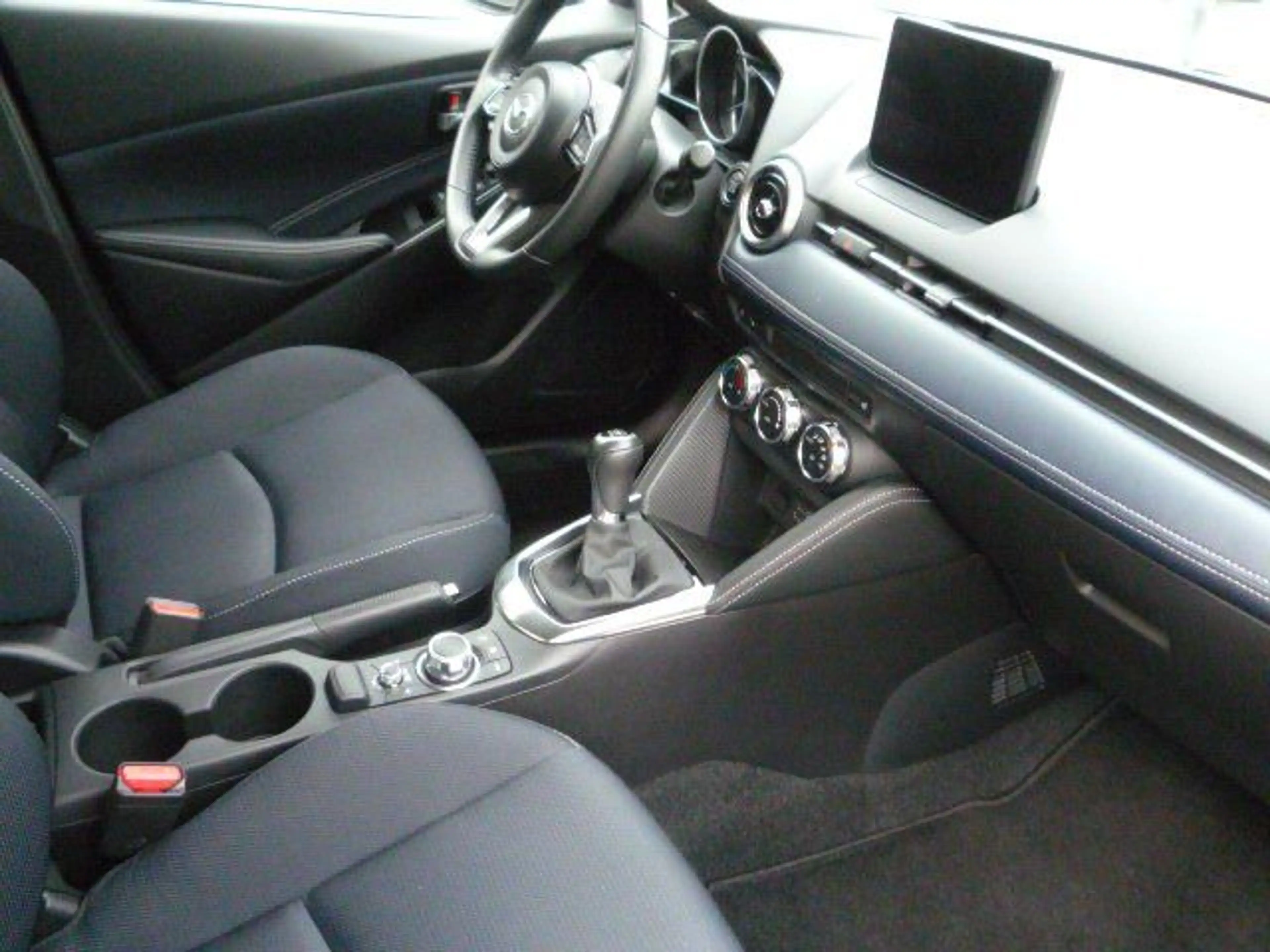 Mazda 2 e-SKYACTIV G 90 MAZDA M HYBRID MT FWD Navi*Al — photo 11