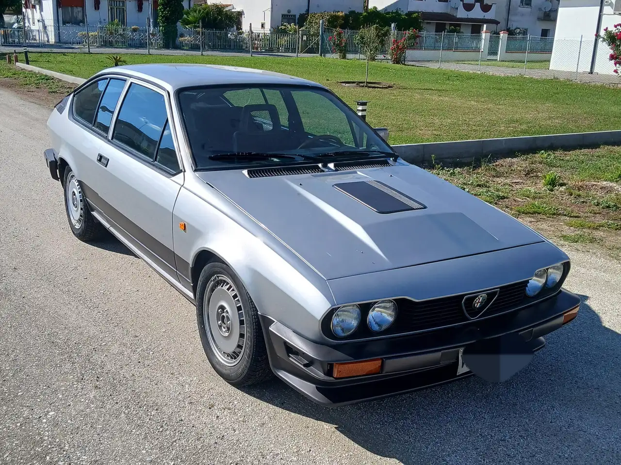 Alfa Romeo GTV6 2.5i, foto 3