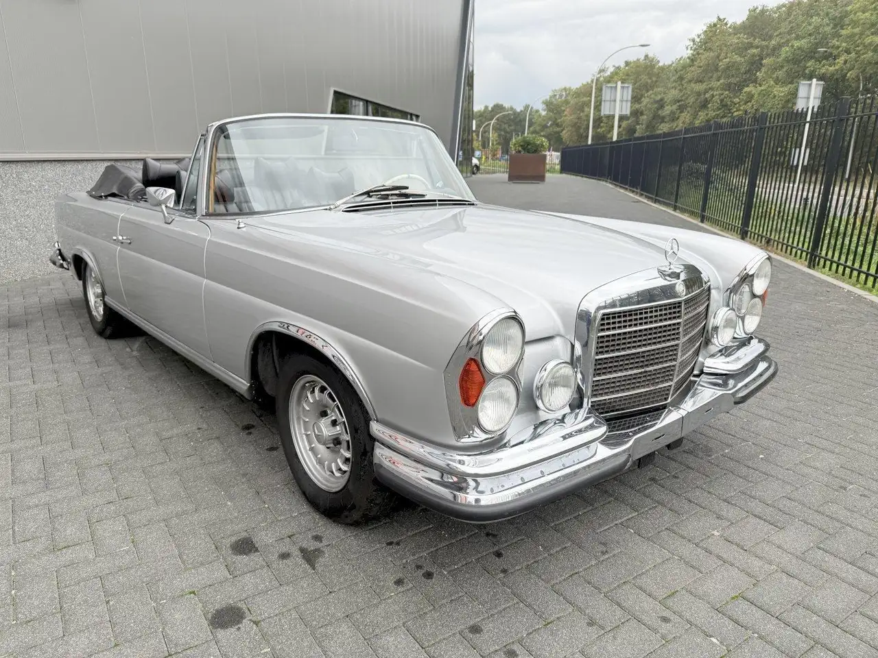 Mercedes-Benz 280 W111 280SE 3.5 Cabriolet, foto 12