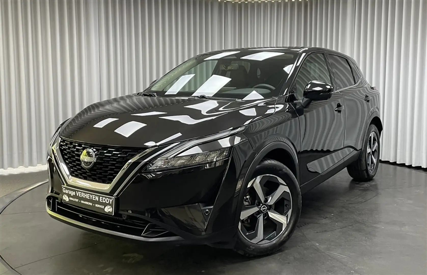Nissan Qashqai 1.3i mHEV / N-connecta / Aut / Navi / Cam 360° ... Zwart - 1