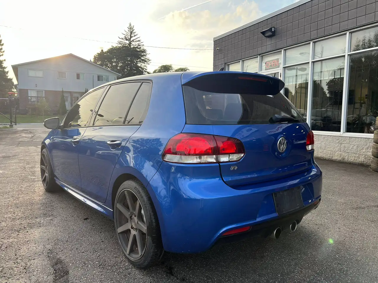 Volkswagen Golf R photo Volkswagen Golf R