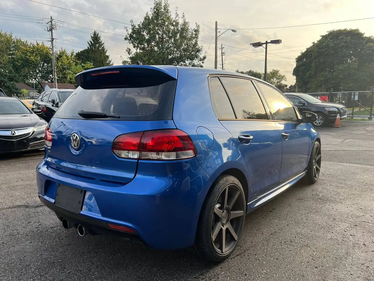 Volkswagen Golf R photo Volkswagen Golf R