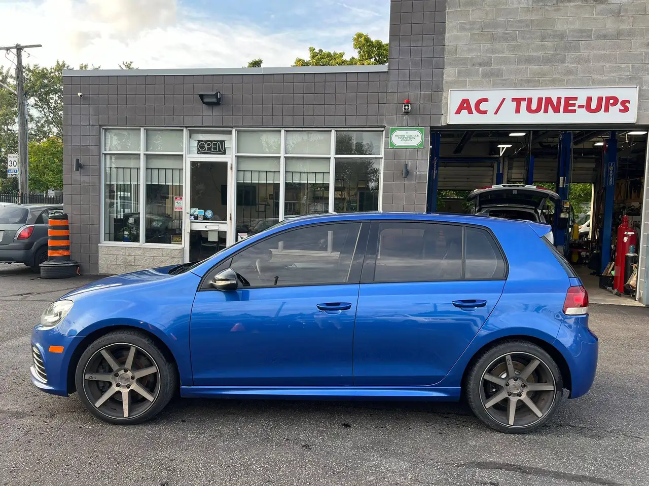 Volkswagen Golf R photo Volkswagen Golf R
