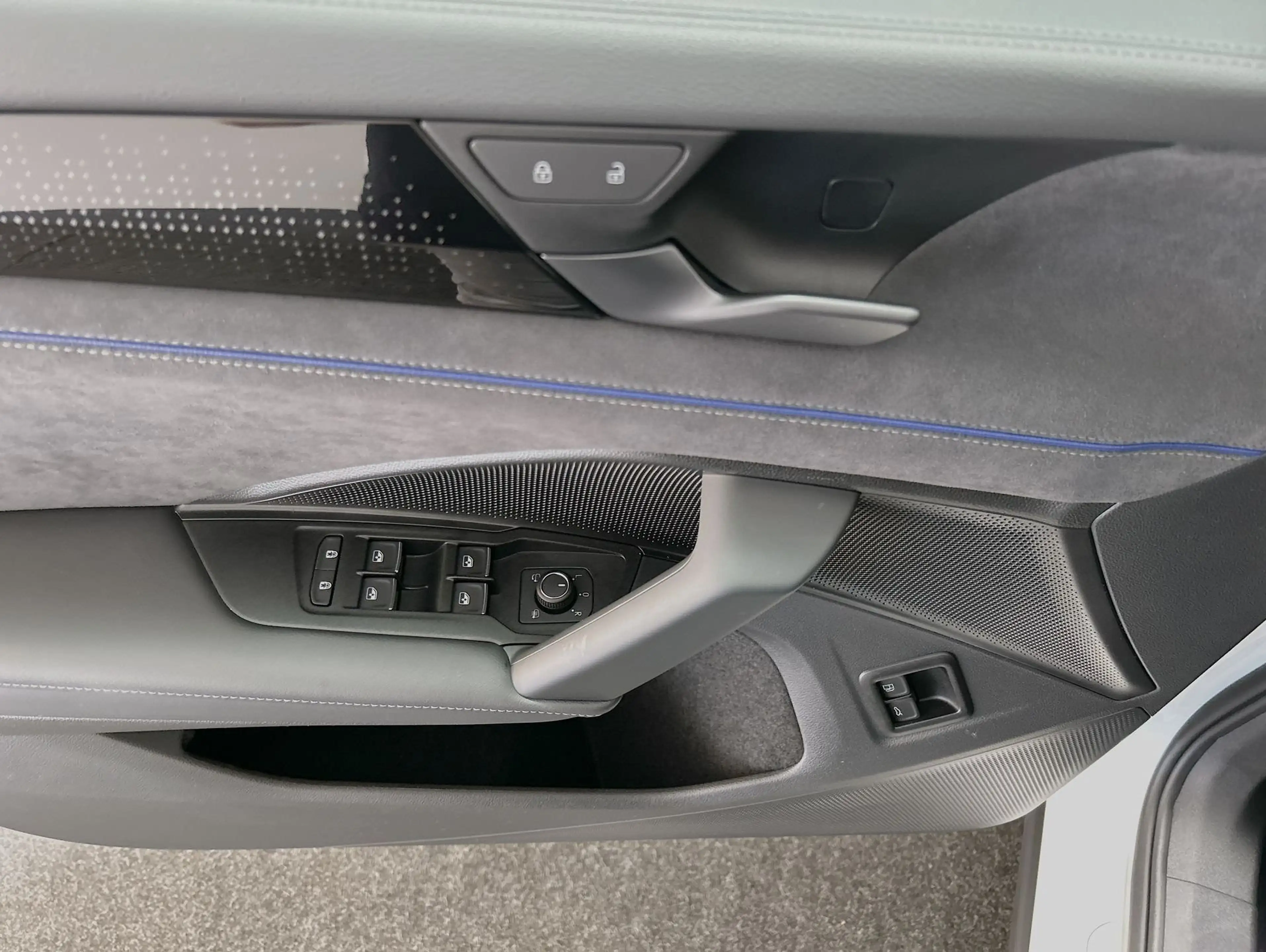 Volkswagen Tayron 1.5 eHybrid R-Line CarPlay Pano Black — photo 13