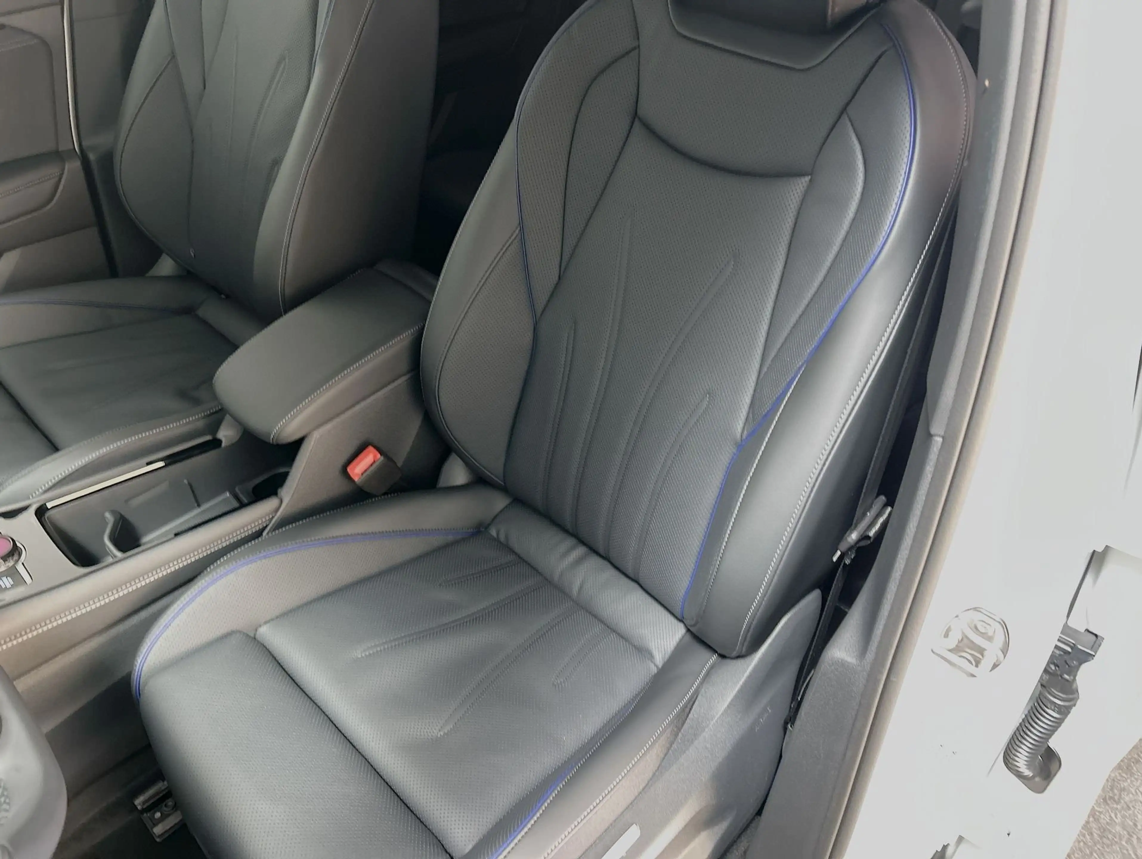 Volkswagen Tayron 1.5 eHybrid R-Line CarPlay Pano Black — photo 11