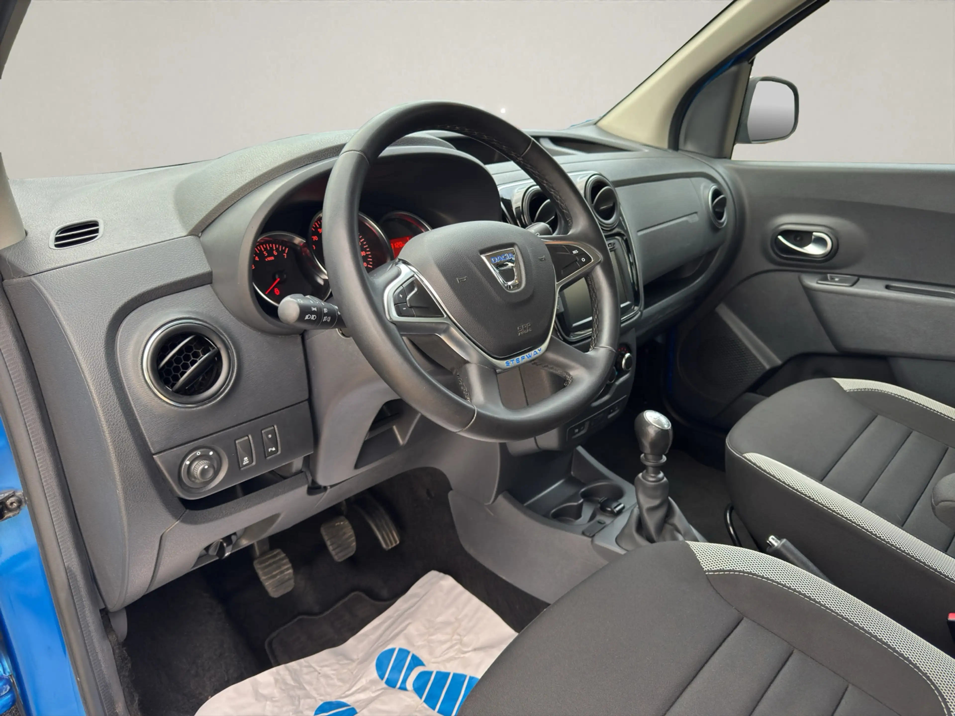 Dacia Dokker Stepway Plus~NAVI~AHK~BT~SHZG~LED~R-CAM~DISPAY-TOU — photo 10