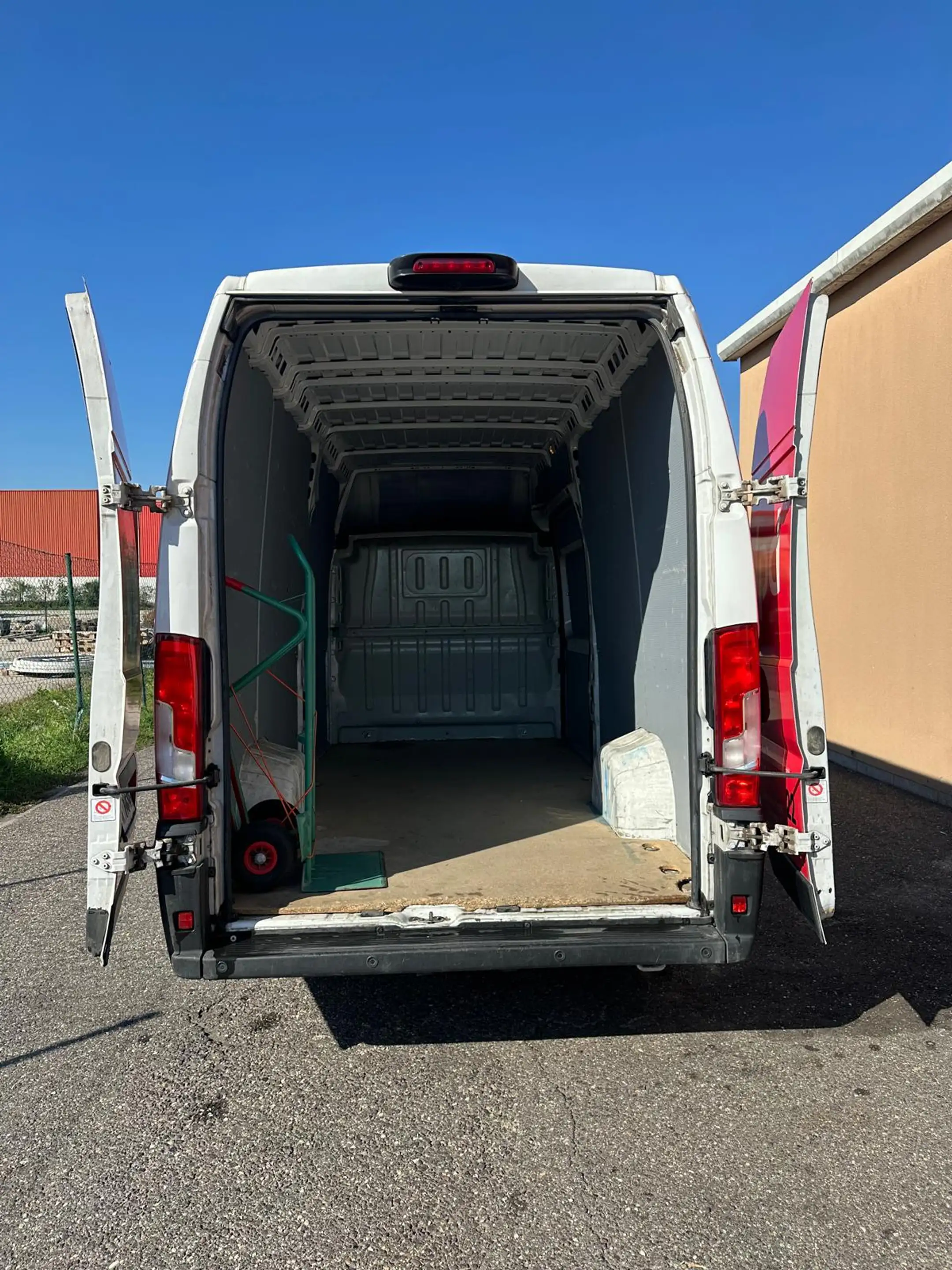 Citroen Jumper 35 L4H3 Control Heavy BlueHDi 140 Start — photo 15