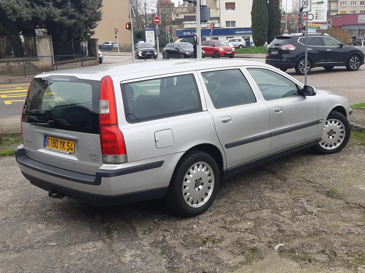 Volvo V70 2.4i T A Ezüst - 2