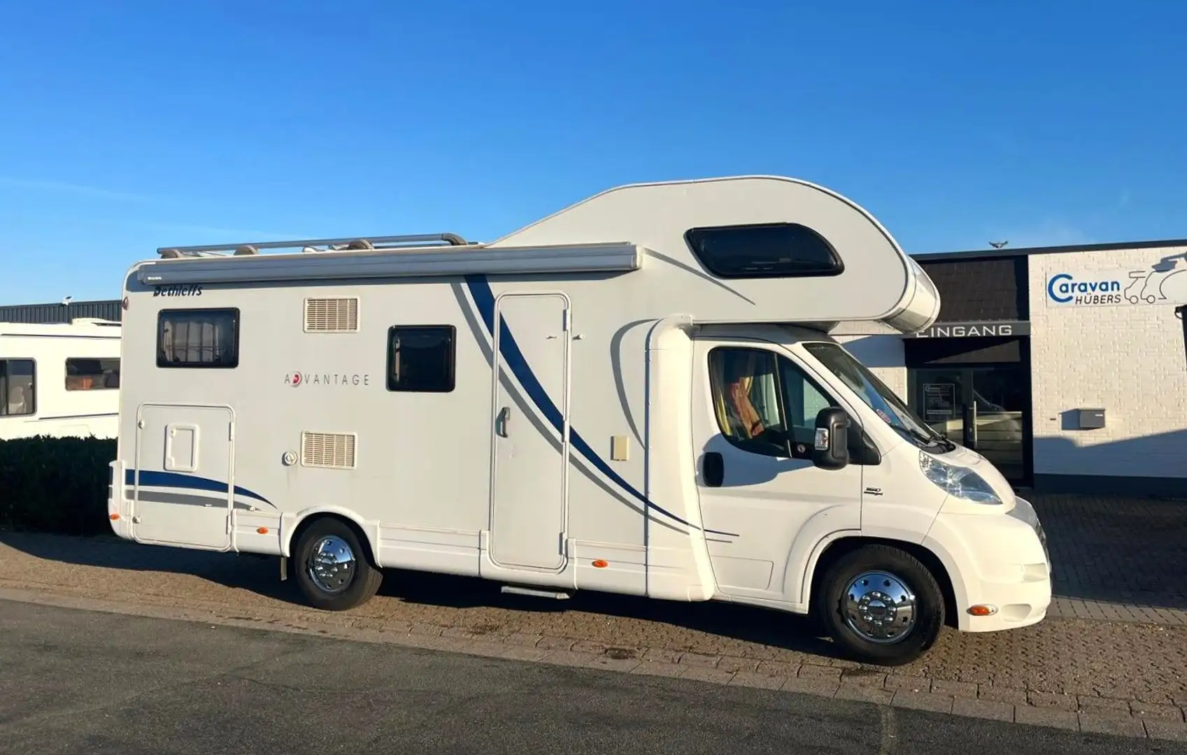 Dethleffs A 6971 - Festbett - auto.Sat/TV - Solar - Weiß - 2