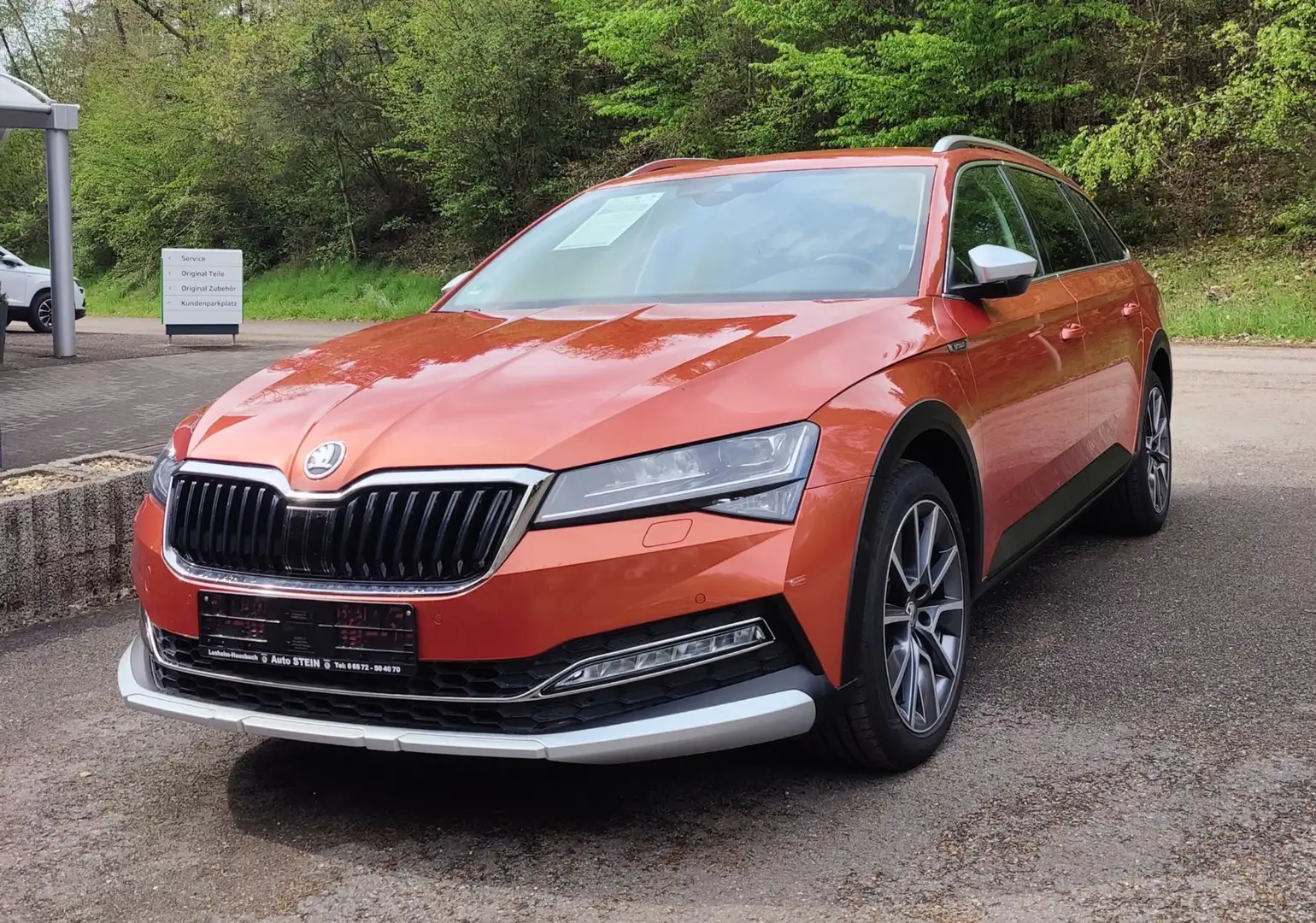 Skoda Superb Scout 4x4 DSG Matrix AHK DCC 3-Zonen Klima ACC Orange - 1