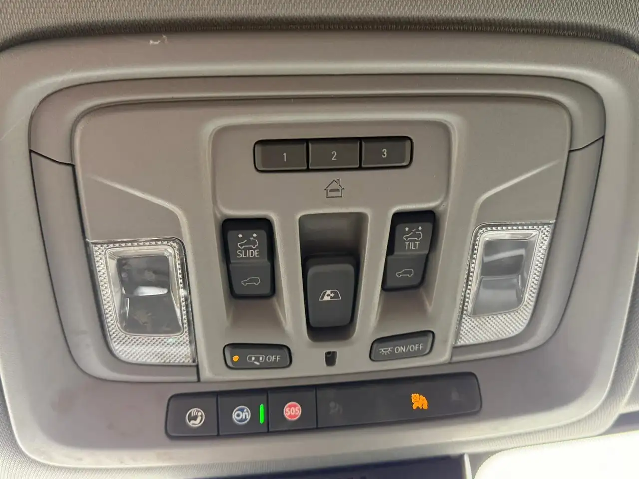 GMC Sierra 2500HD снимка GMC Sierra 2500HD