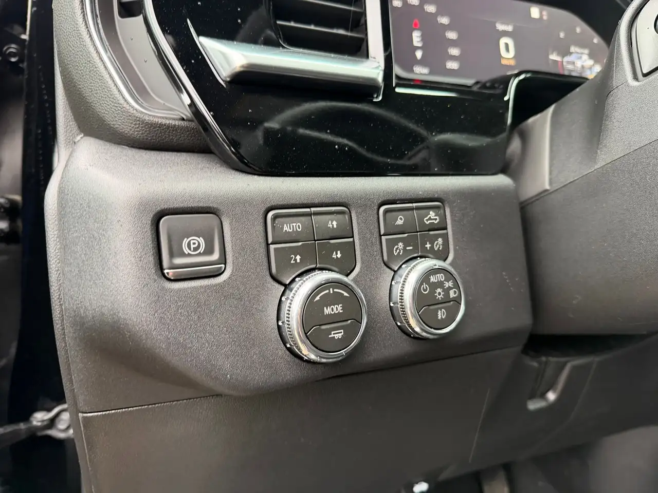 GMC Sierra 2500HD снимка GMC Sierra 2500HD