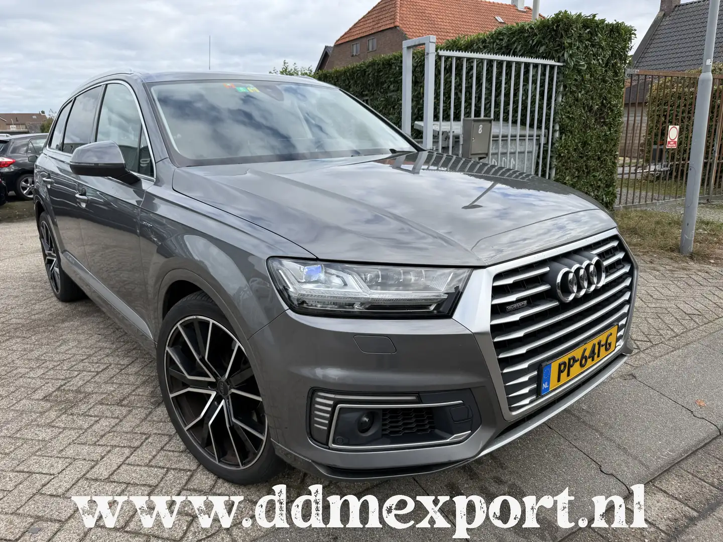 Audi Q7 e-tron 3.0 TDI quattro Sport FULL OPTION Grey - 1