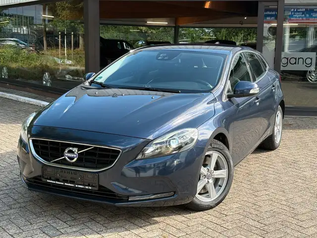 Volvo V40 main image