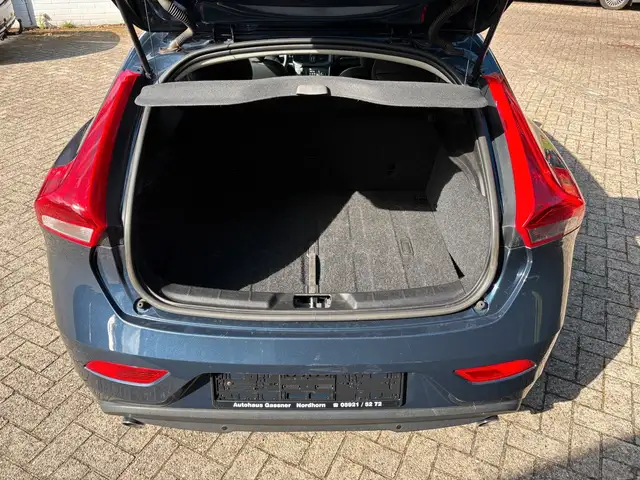 Volvo V40 view 13