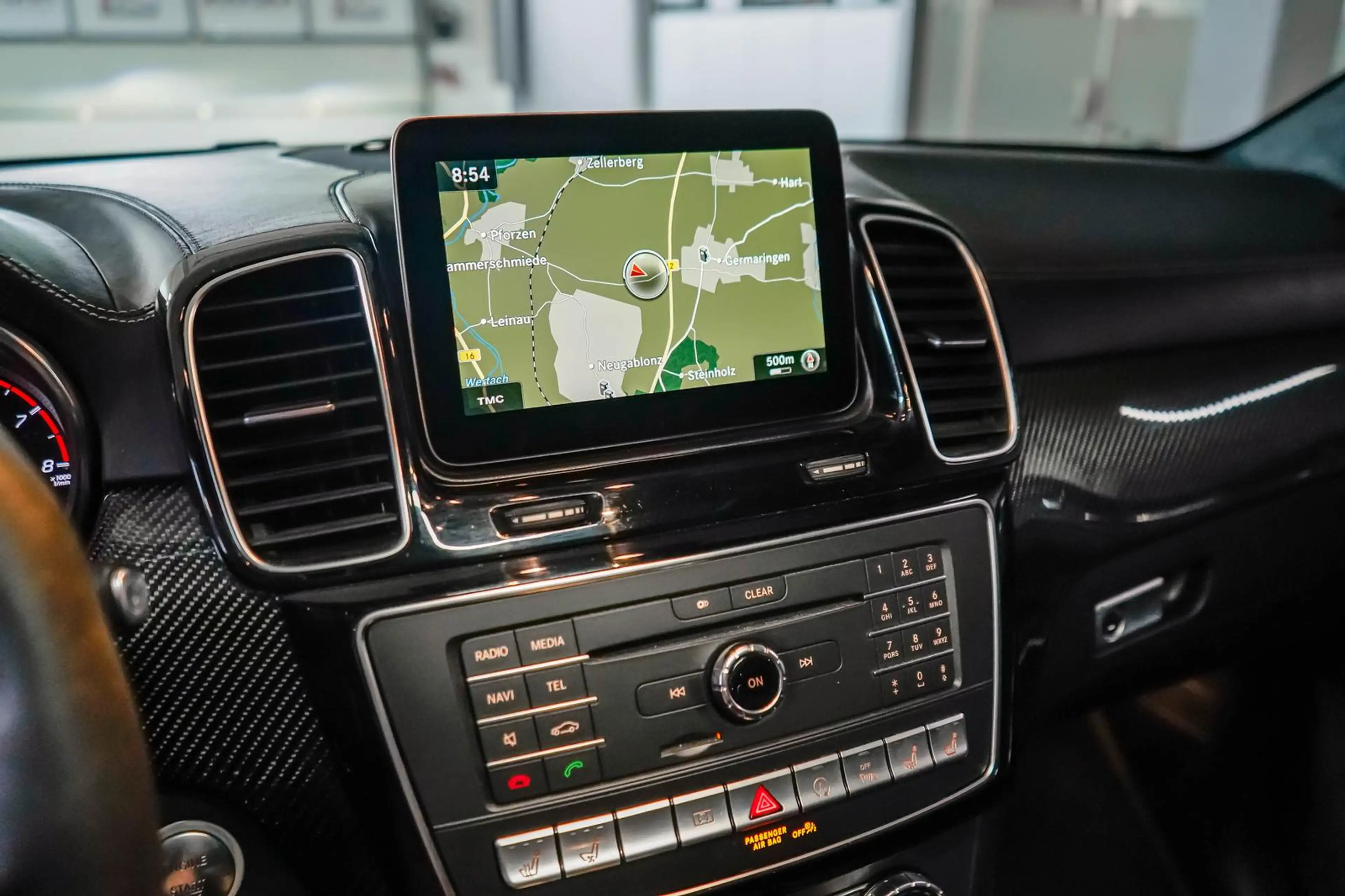 Mercedes-Benz GLS 63 AMG 5.5 V8 4M LED AHK PANO B&O MASSAGE TV — photo 26
