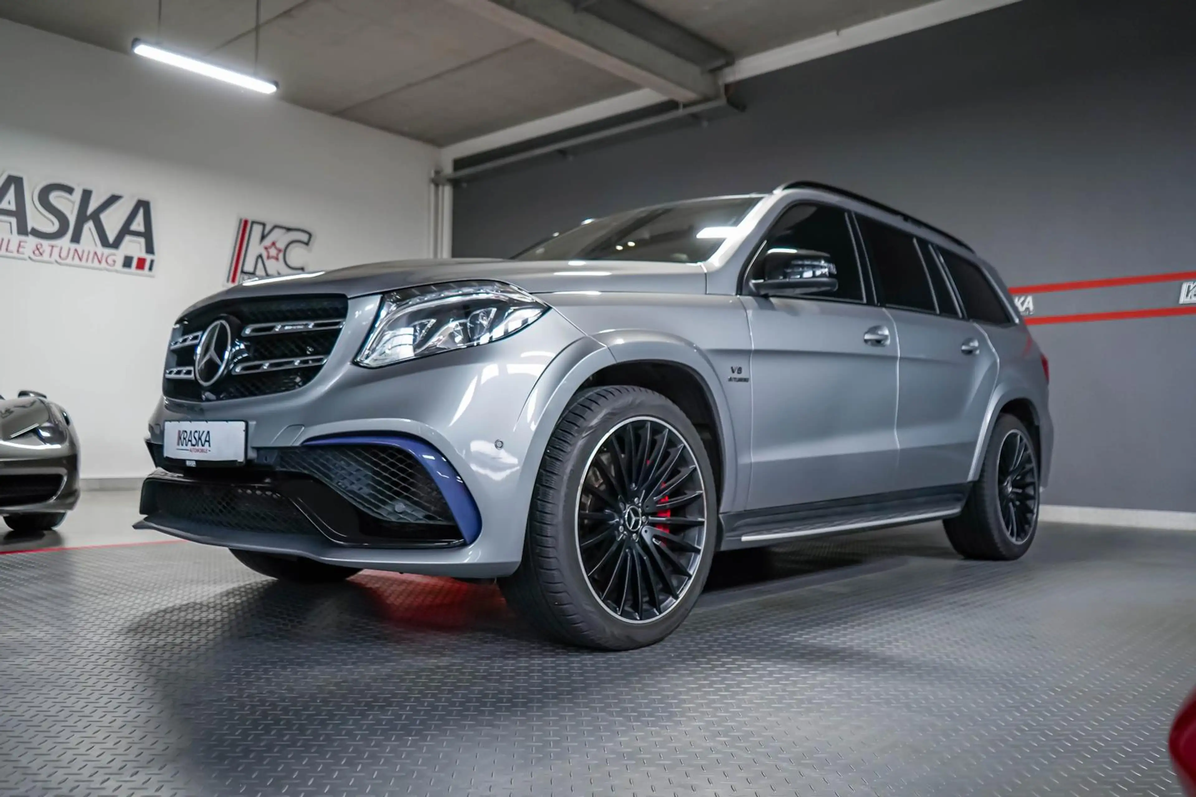 Mercedes-Benz GLS 63 AMG 5.5 V8 4M LED AHK PANO B&O MASSAGE TV — photo 30