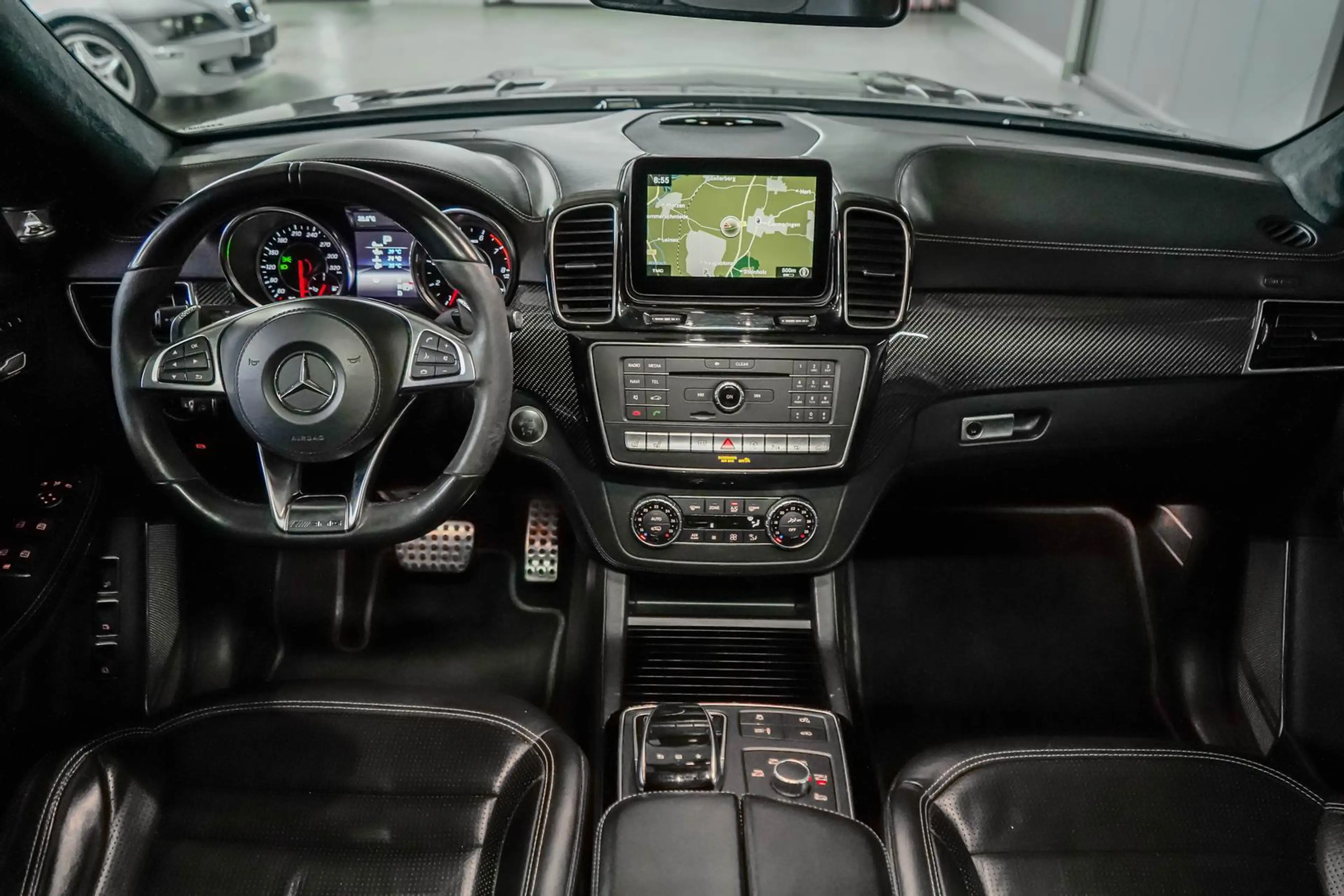 Mercedes-Benz GLS 63 AMG 5.5 V8 4M LED AHK PANO B&O MASSAGE TV — photo 29